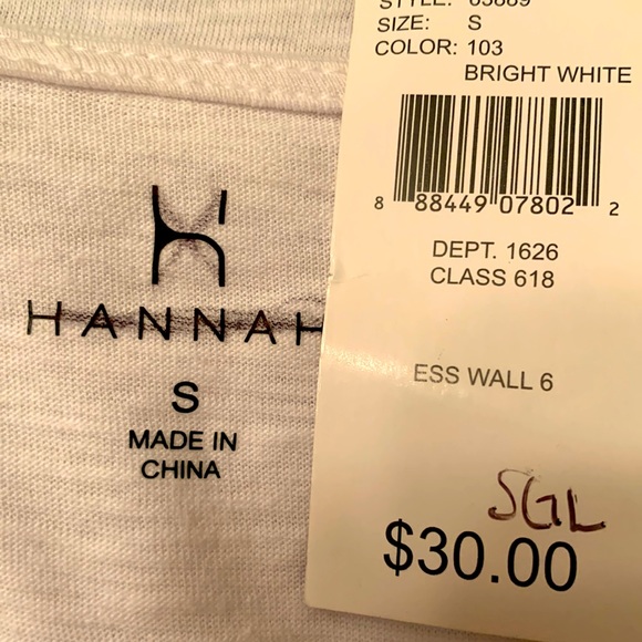 🆕Pretty💕Lacey Top🌼Front Gathered areas w/Crocheted Lace between & side splits - Picture 11 of 11